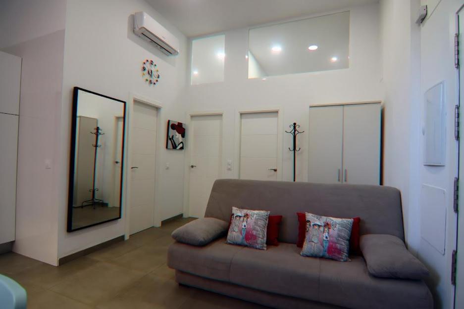 דירות סביליה Luminoso Apartamento En El Corazon De Triana מראה חיצוני תמונה
