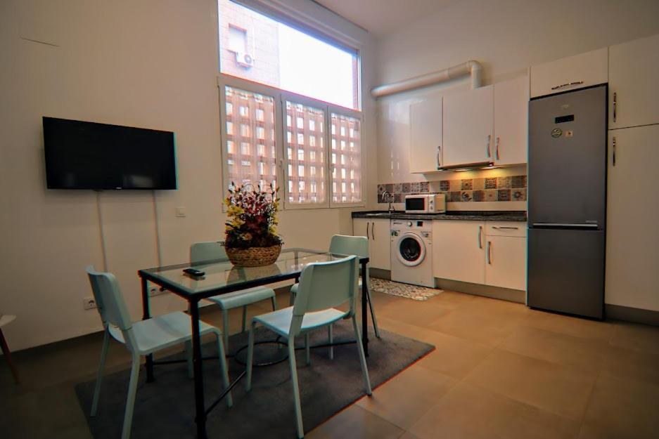 דירות סביליה Luminoso Apartamento En El Corazon De Triana מראה חיצוני תמונה