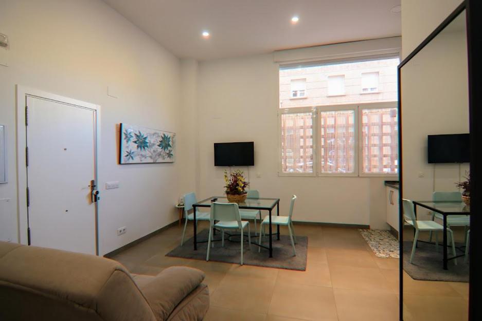 דירות סביליה Luminoso Apartamento En El Corazon De Triana מראה חיצוני תמונה